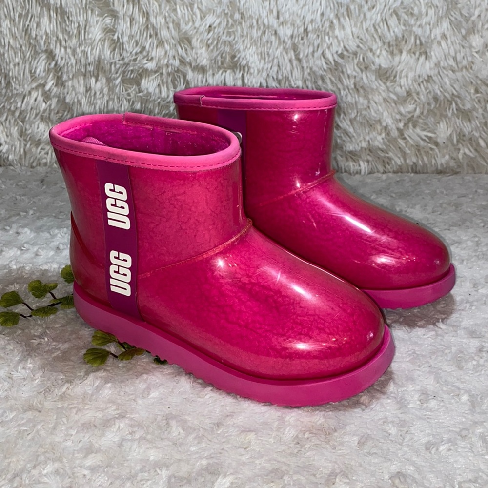 UGG Girls/Woman Boots - Picture 1 of 7